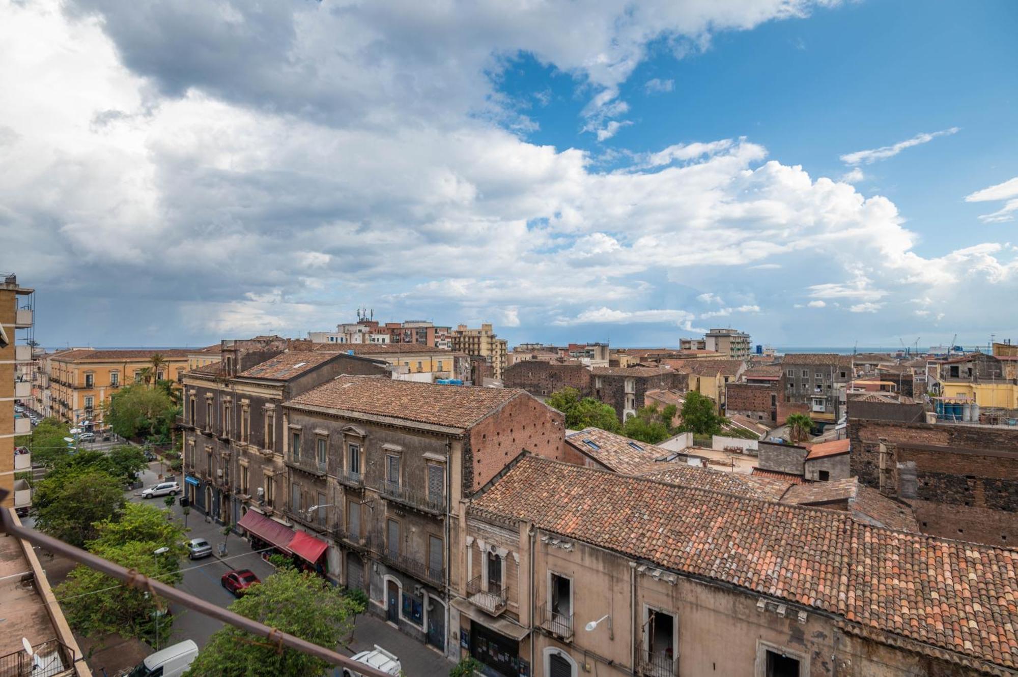 Nel Cuore Di Catania Apartment Bagian luar foto