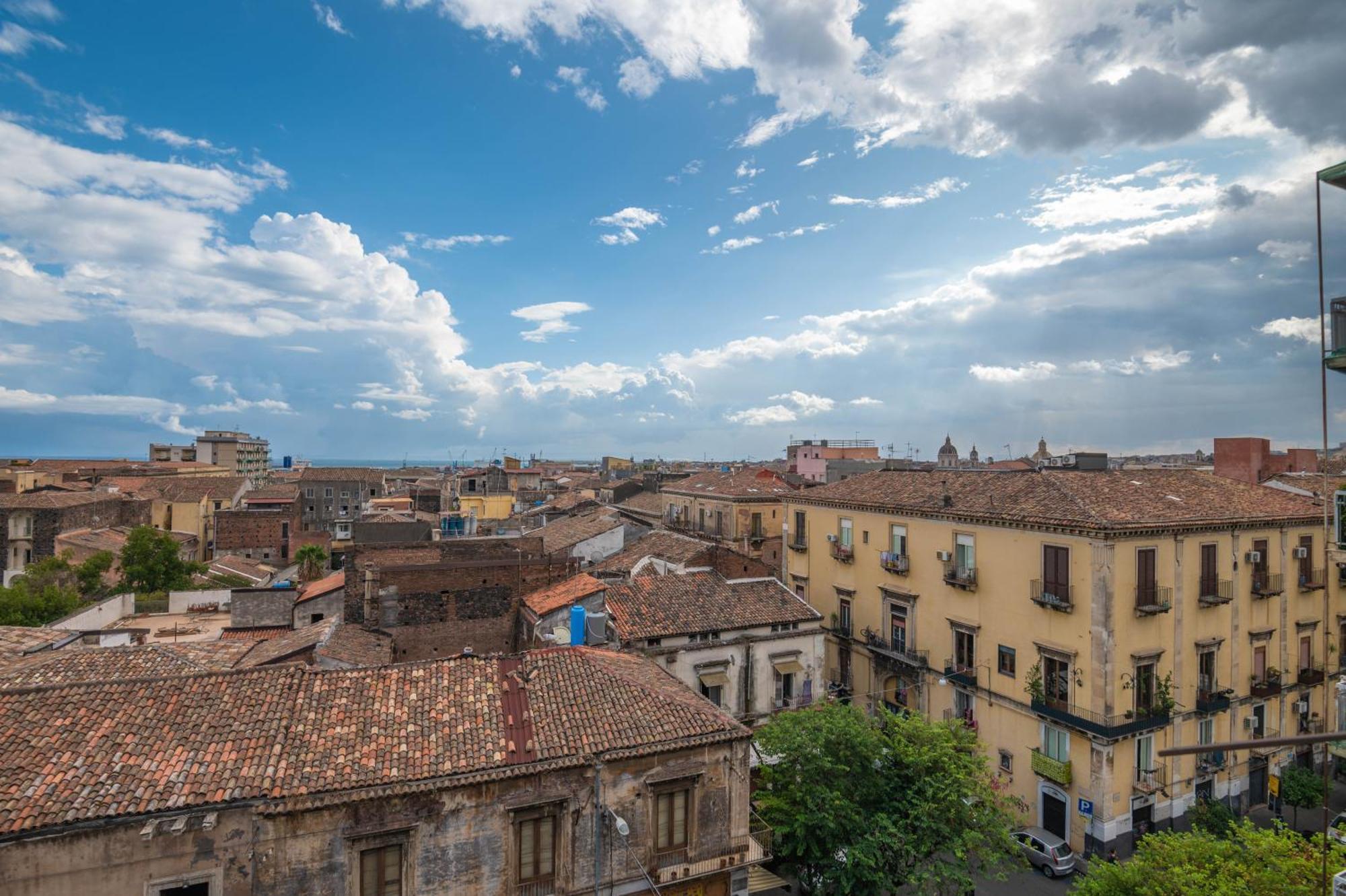 Nel Cuore Di Catania Apartment Bagian luar foto